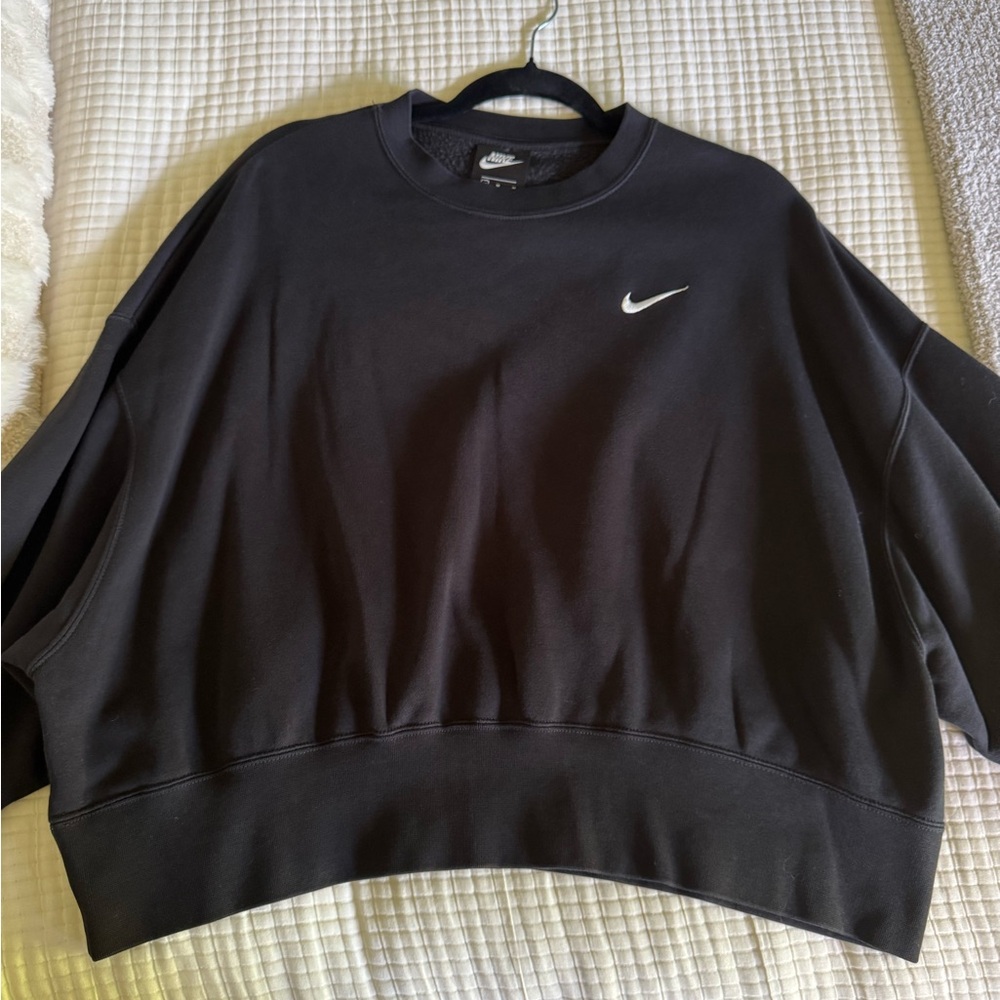 Nike Black Crewneck Sweatshirt